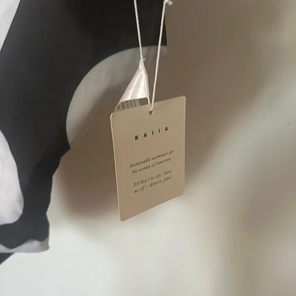 Stylish Black and White One-Shoulder Swim One Piece - Picture 4 of 7